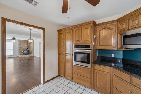 290 Sycamore Street Van TX 75790