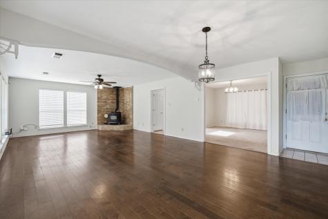 290 Sycamore Street Van TX 75790