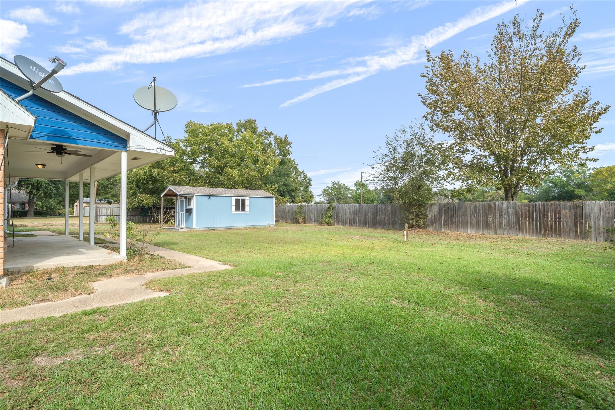 290 Sycamore Street Van TX 75790