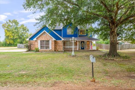 290 Sycamore Street Van TX 75790