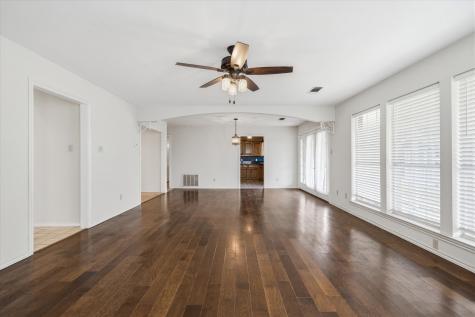 290 Sycamore Street Van TX 75790