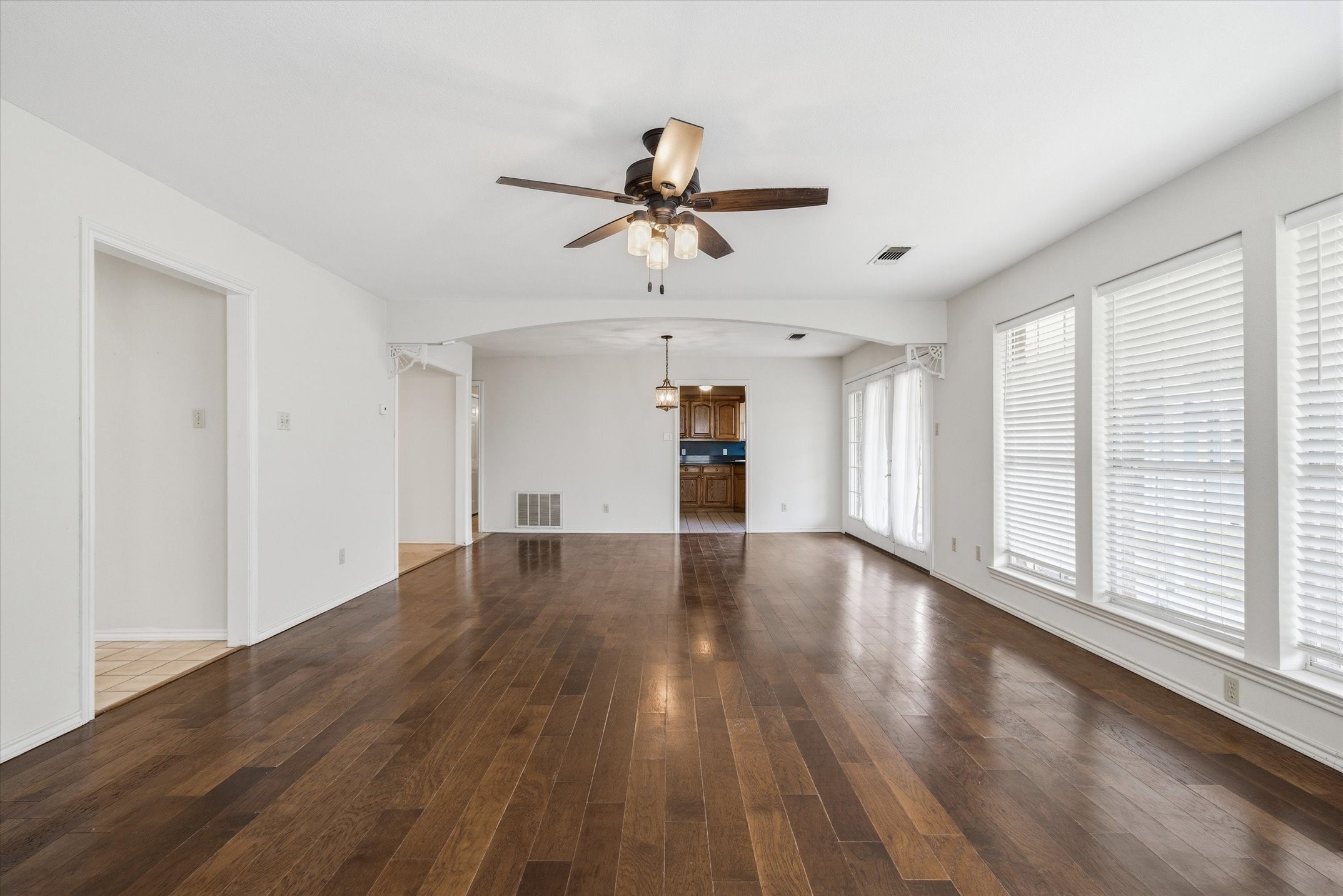 290 Sycamore Street Van TX 75790