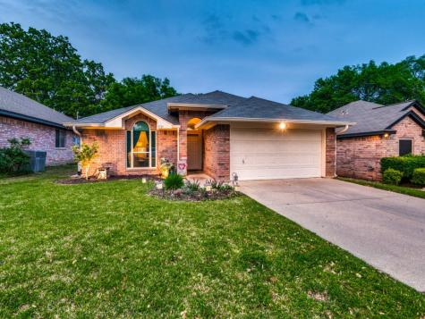 5721 Autumn Wheat Trail Arlington TX 76017