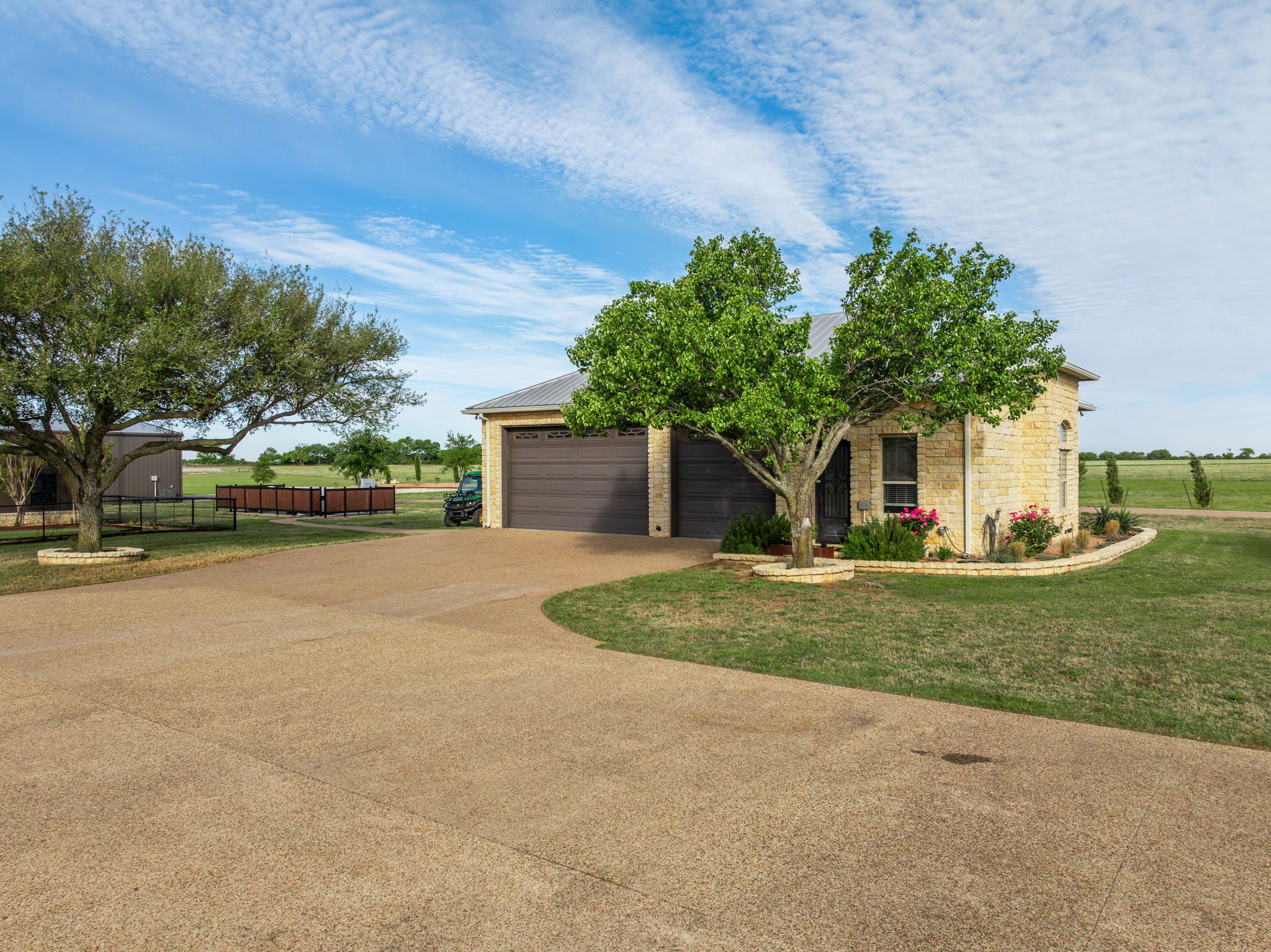 887 Hcr. 3110 N Abbott TX 76621