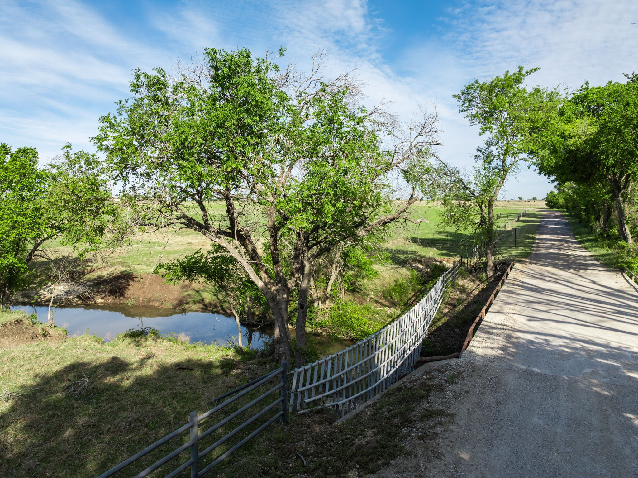 887 Hcr. 3110 N Abbott TX 76621