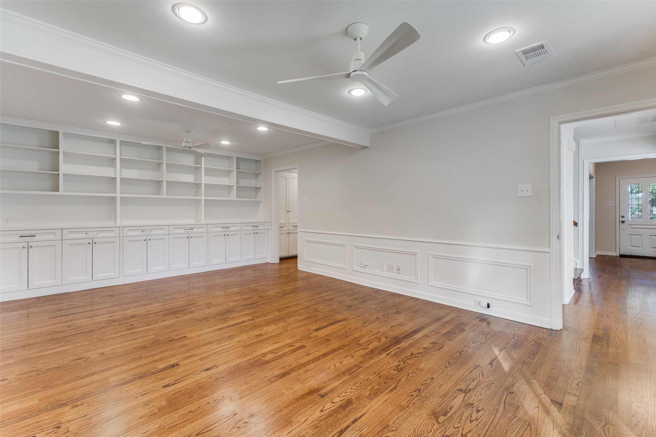 8014 Abramshire Avenue Dallas TX 75231