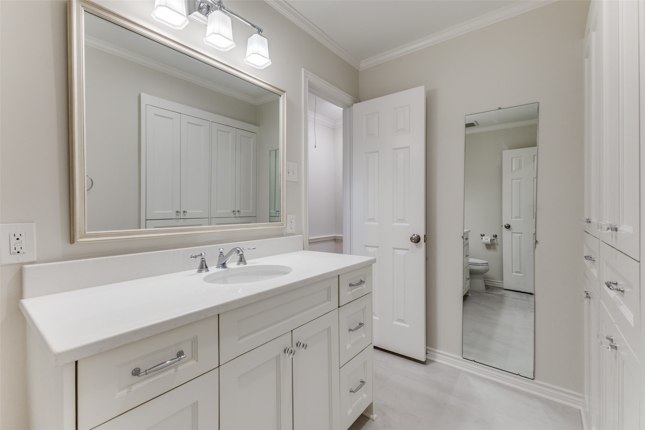 8014 Abramshire Avenue Dallas TX 75231