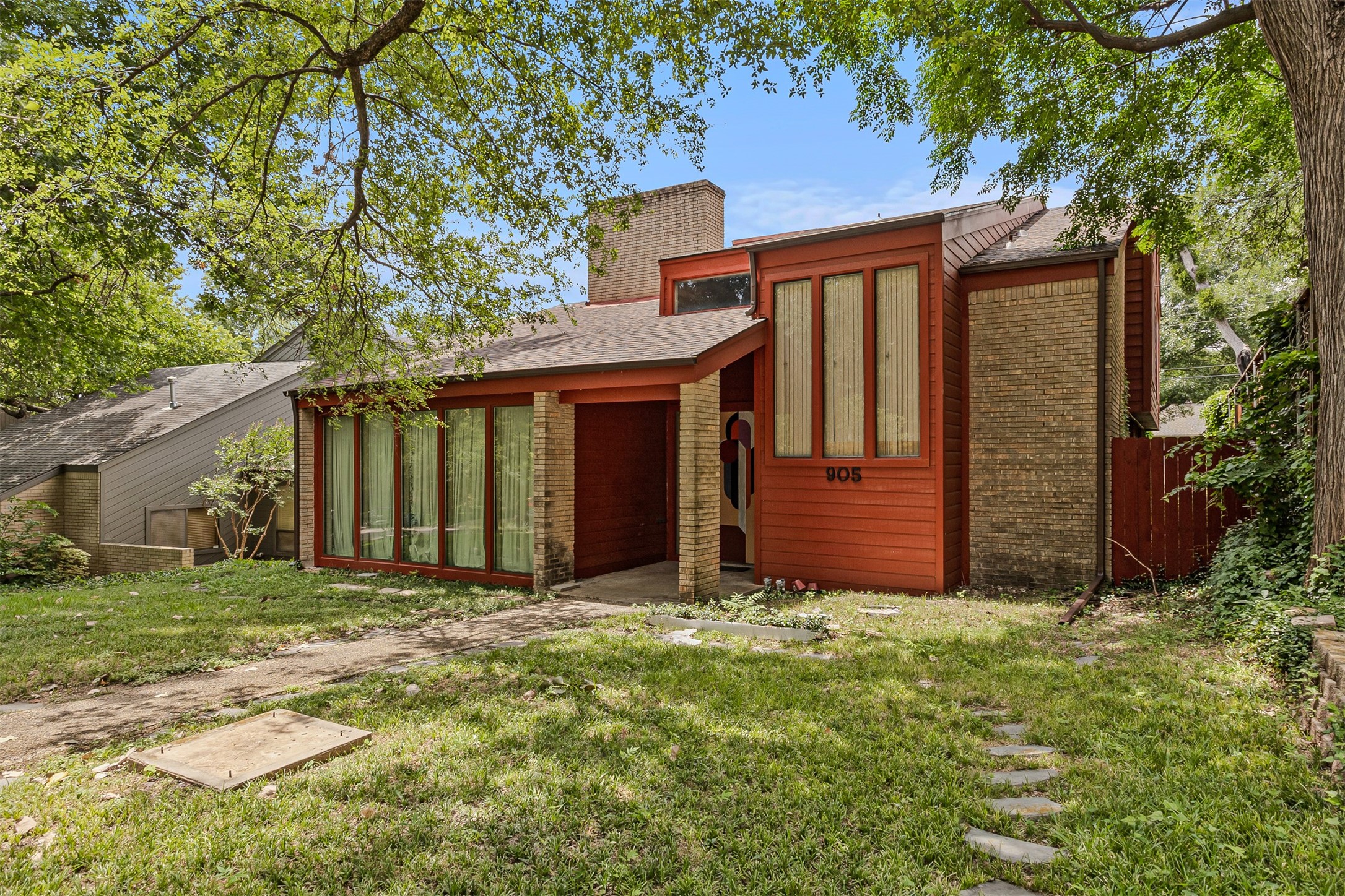 905 Easton Place Dallas TX 75218