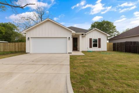 404 Erie Street Cleburne TX 76031