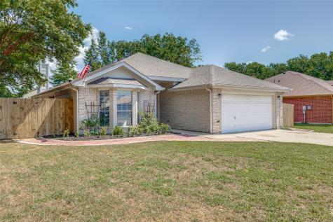 1622 Summertree Lane Grand Prairie TX 75052