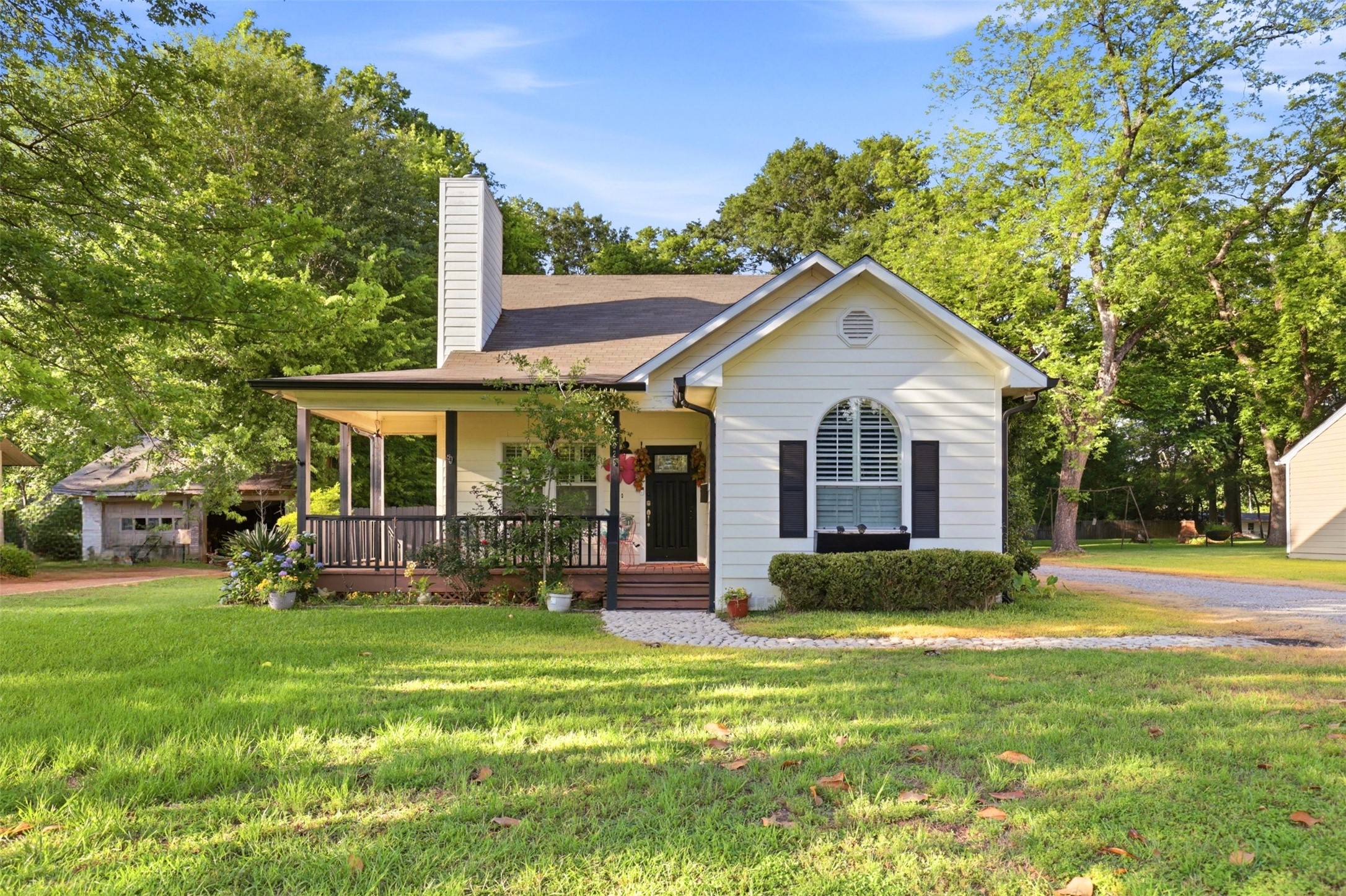 325 Quitman Street Pittsburg TX 75686