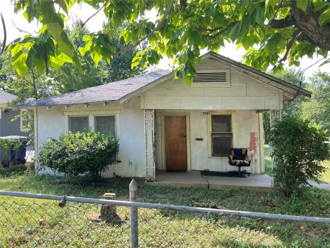 4222 Carl Street Dallas TX 75210