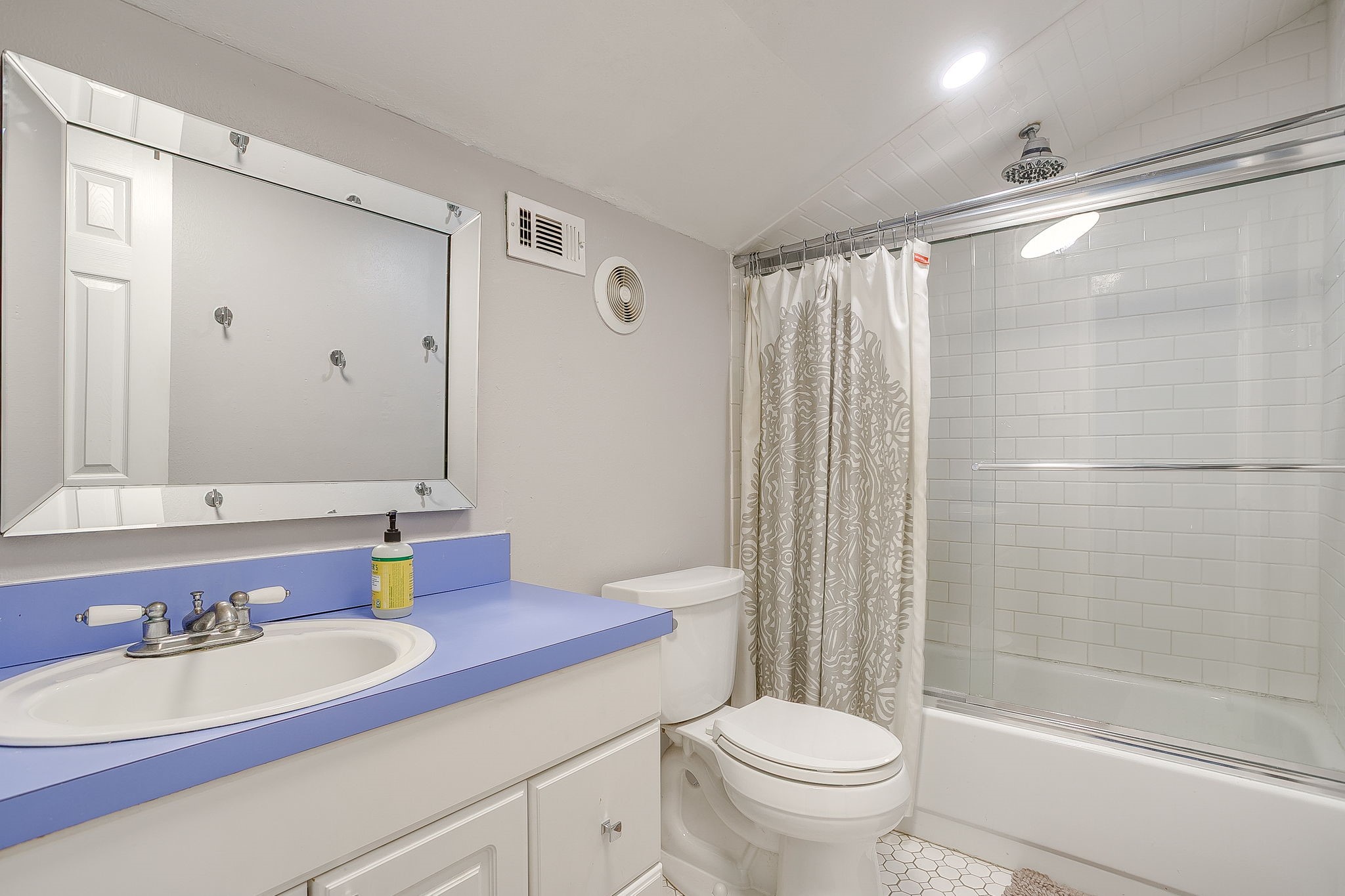 2222 W Magnolia Avenue Fort Worth TX 76110