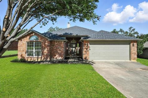713 Madeline Court Azle TX 76020
