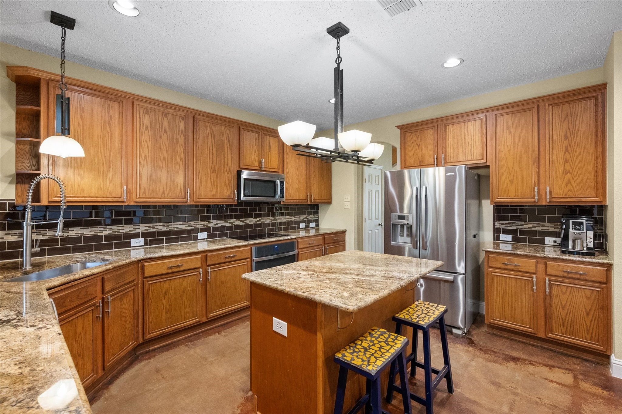 1305 Liverpool Lane Mansfield TX 76063