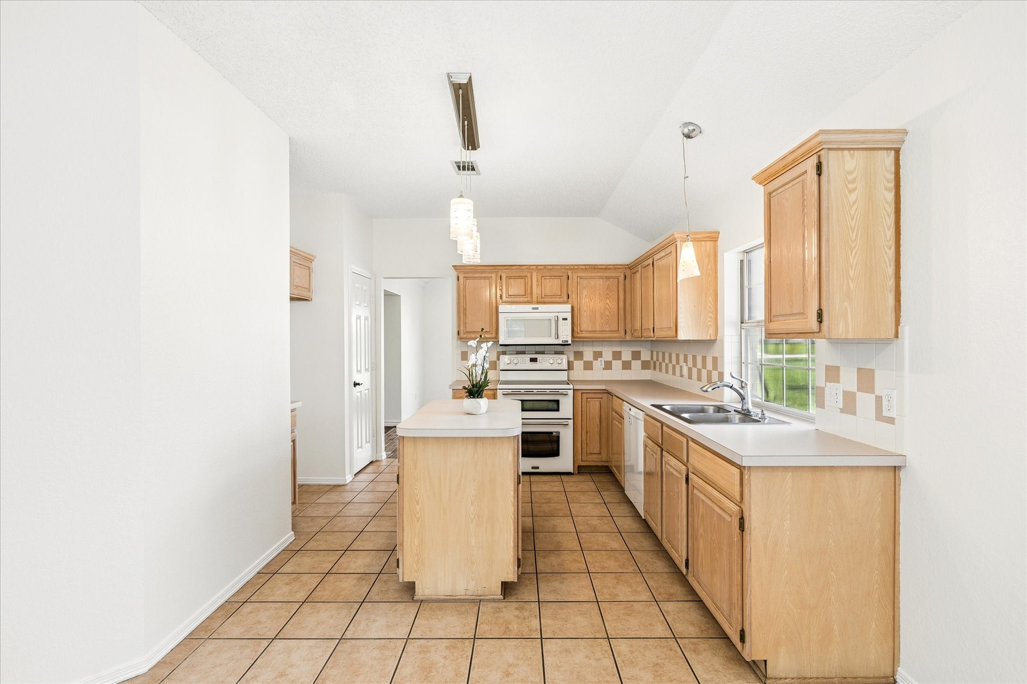 1263 Wendy Court Kennedale TX 76060