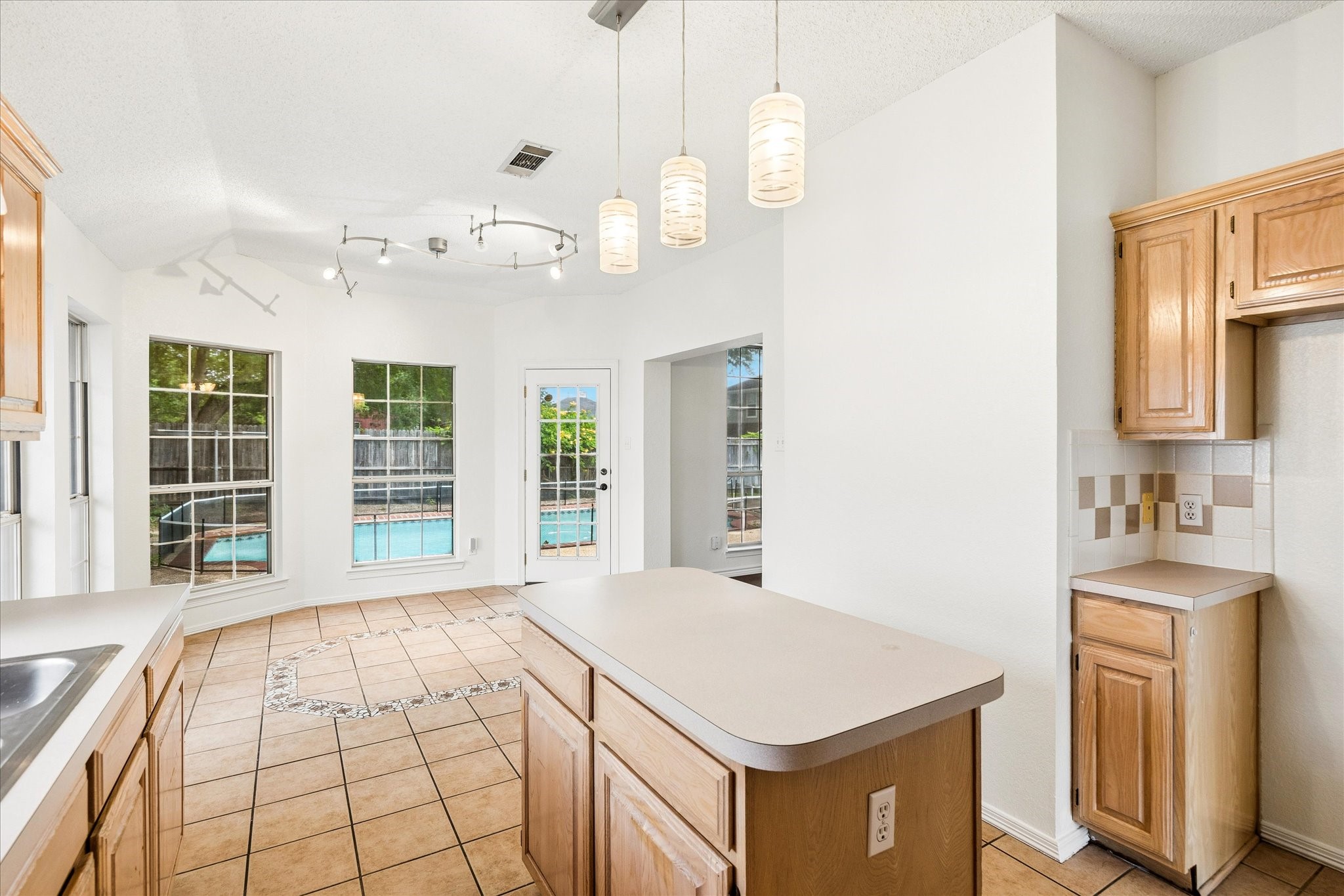1263 Wendy Court Kennedale TX 76060