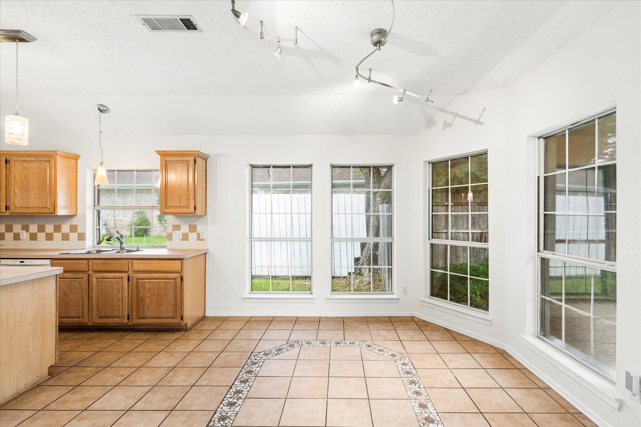 1263 Wendy Court Kennedale TX 76060