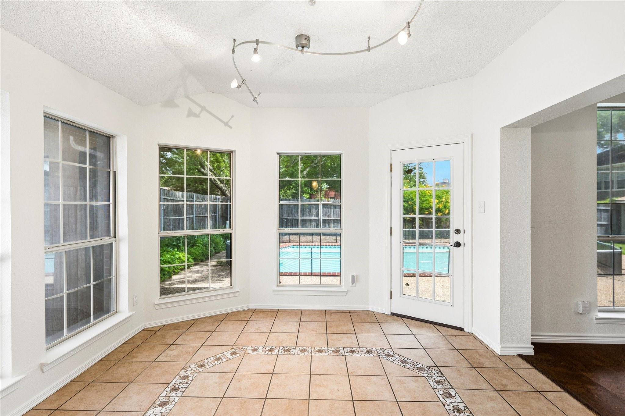 1263 Wendy Court Kennedale TX 76060