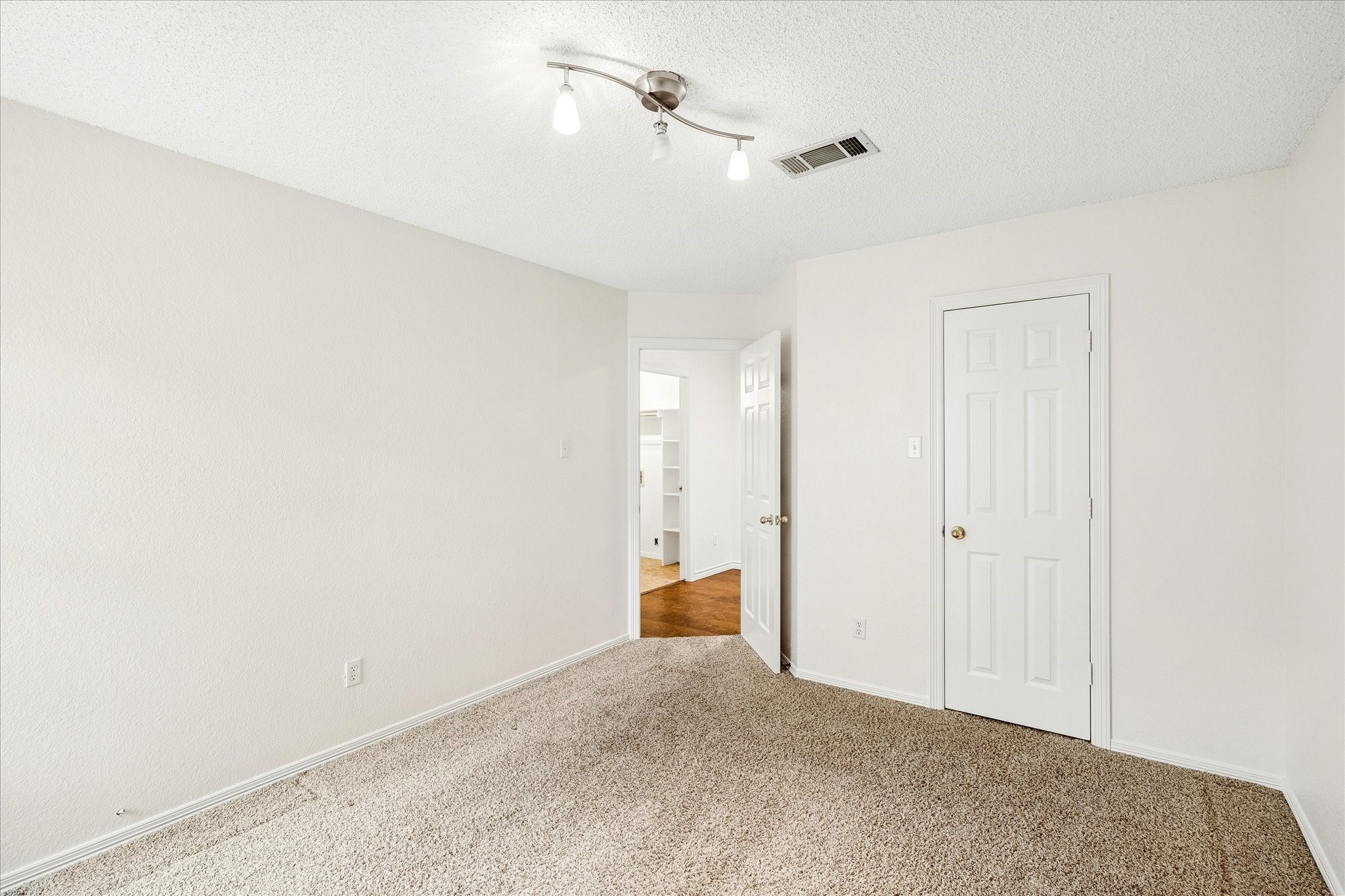 1263 Wendy Court Kennedale TX 76060
