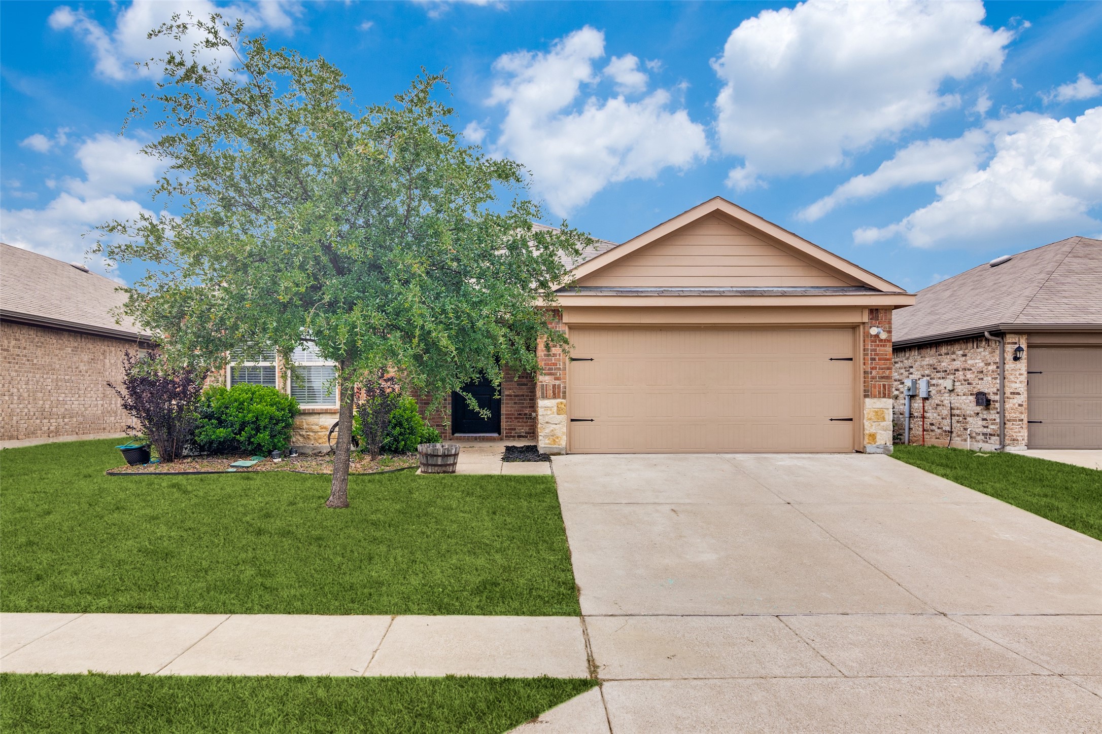 877 Darst Drive Fate TX 75189