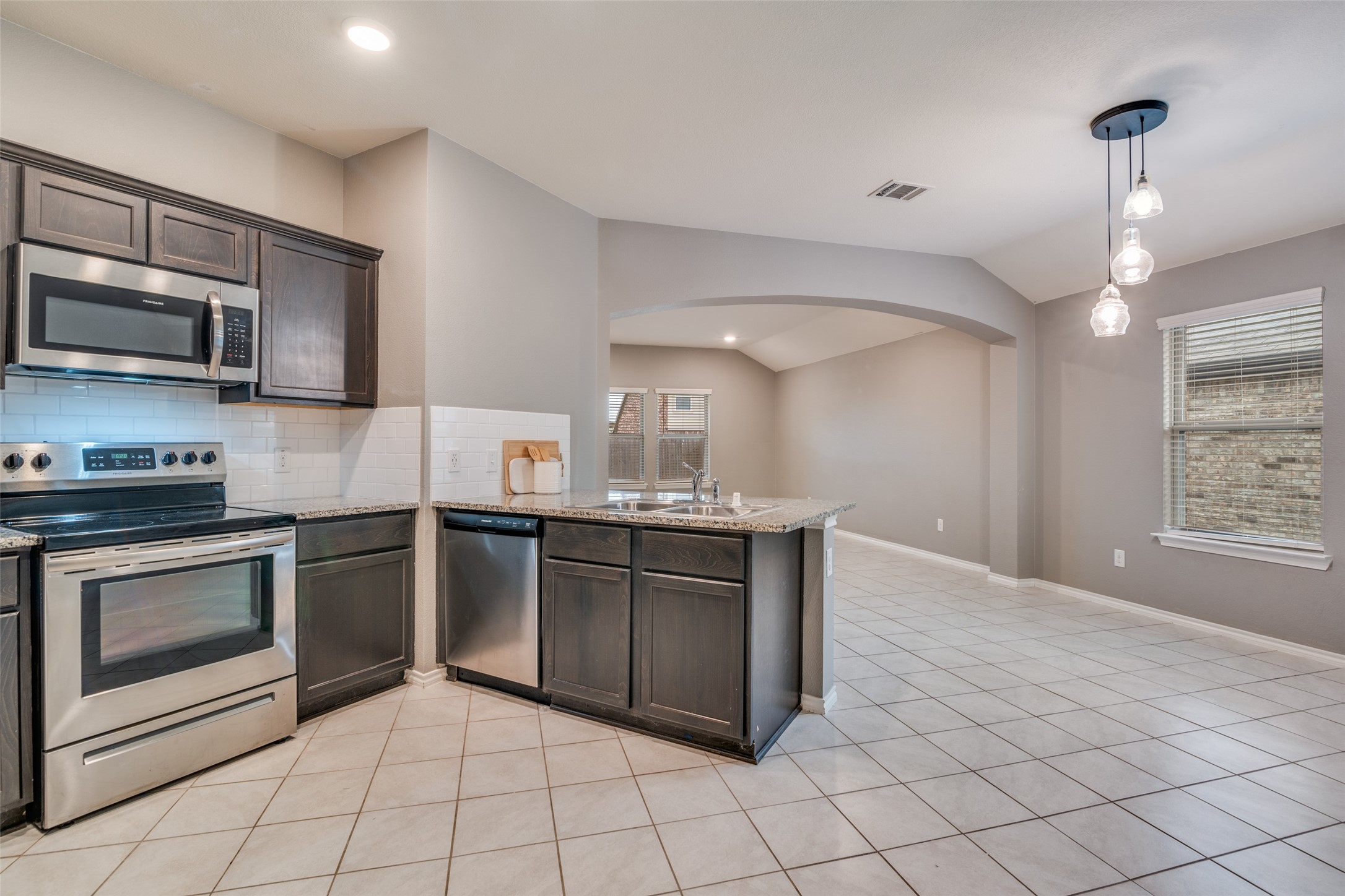 877 Darst Drive Fate TX 75189