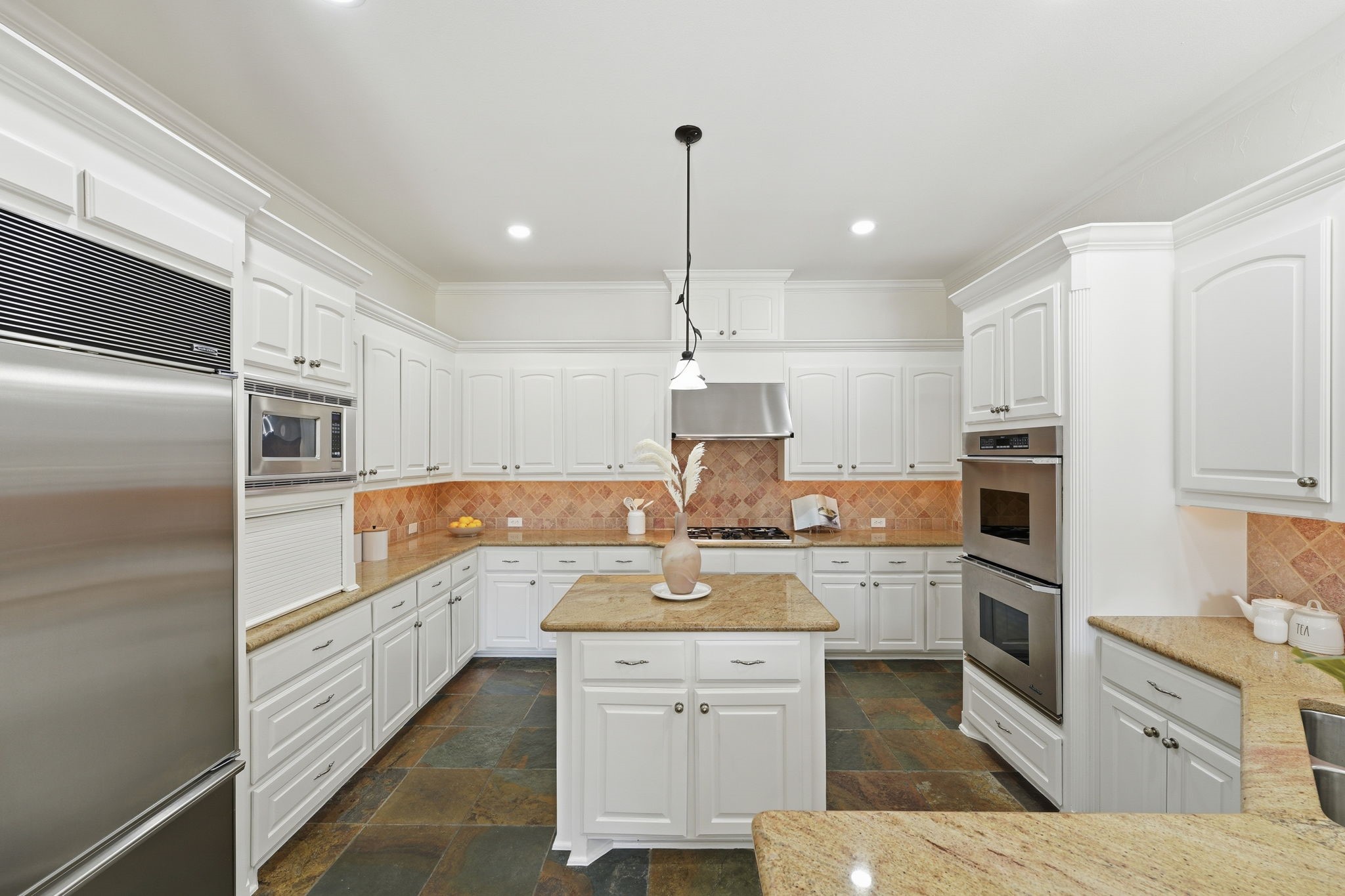 122 Salsbury Circle Murphy TX 75094