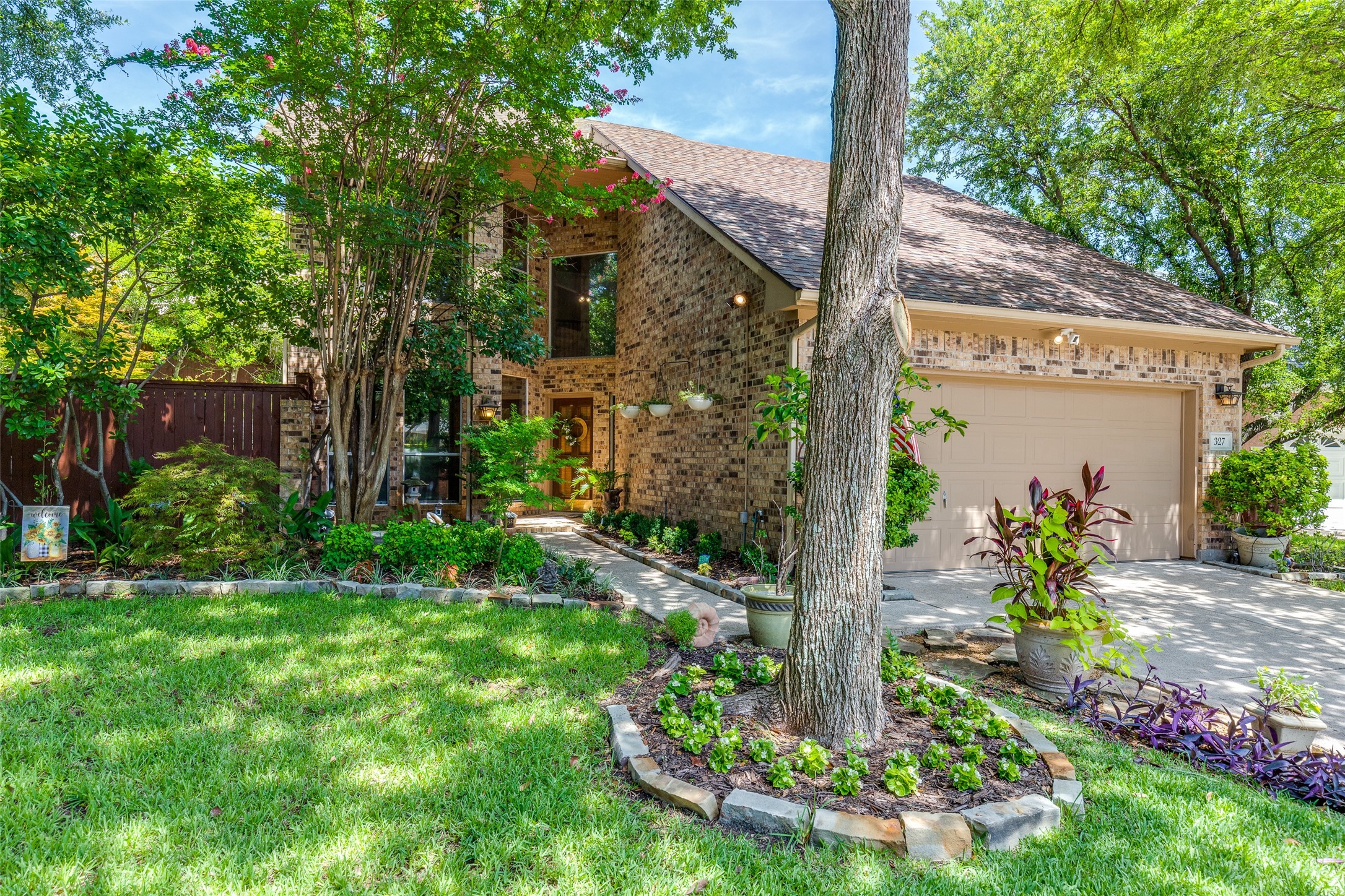 327 Kahala Drive Dallas TX 75218