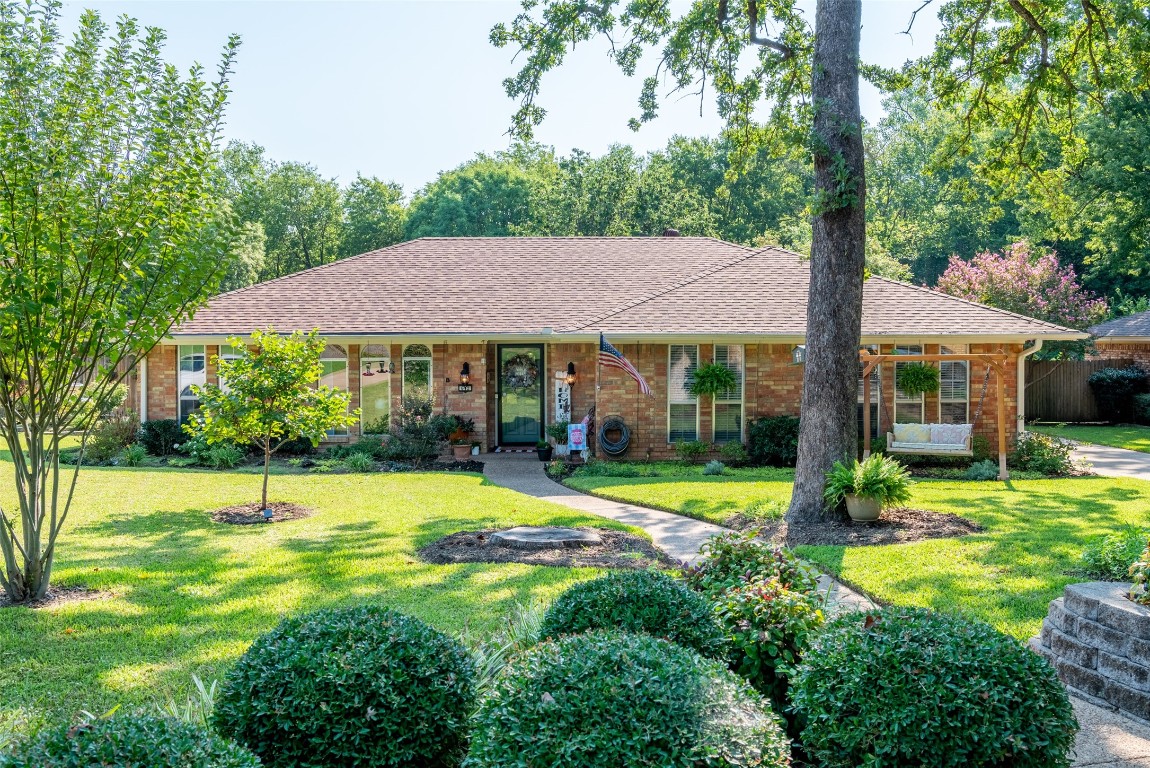 612 Royal Ridge Drive Denison TX 75020