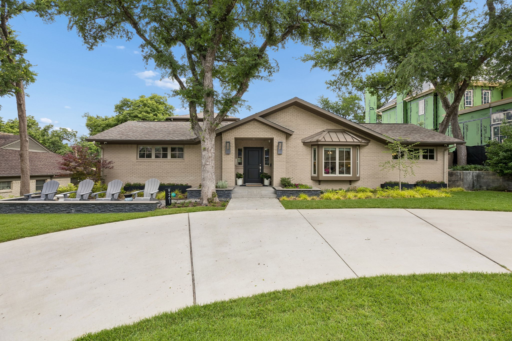 Dallas TX, 9261 Meadowglen Drive