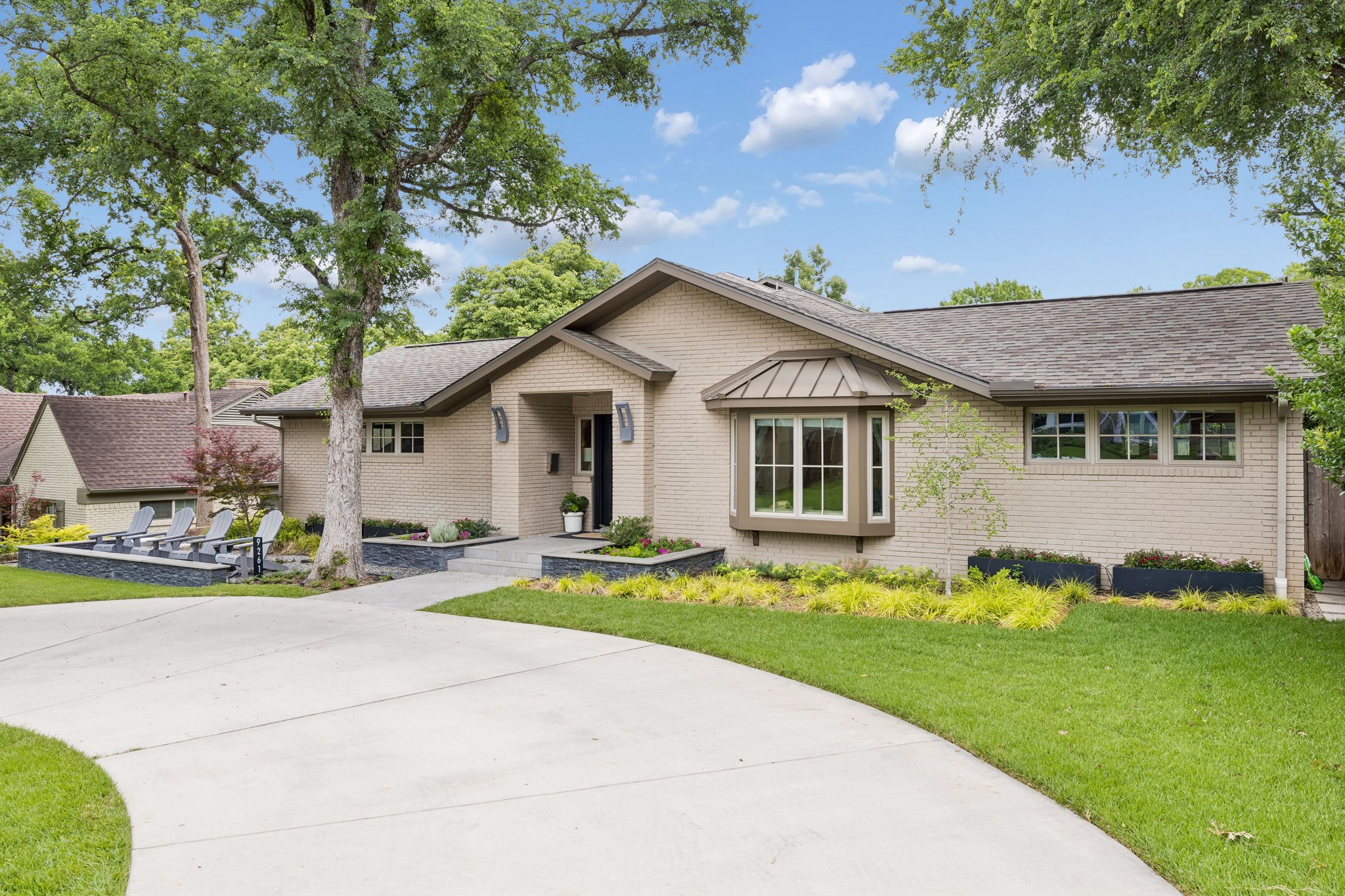 9261 Meadowglen Drive Dallas TX 75238
