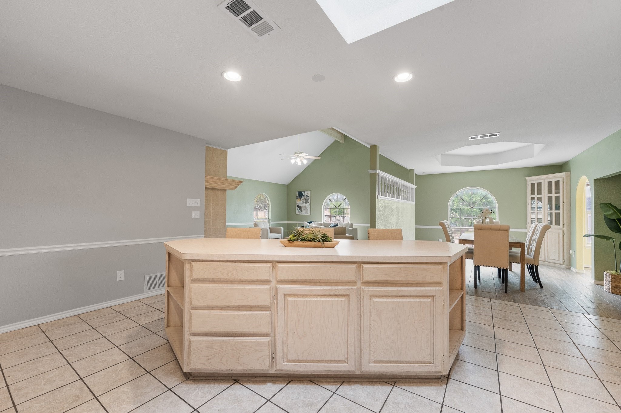 639 S Rough Creek Court Granbury TX 76048
