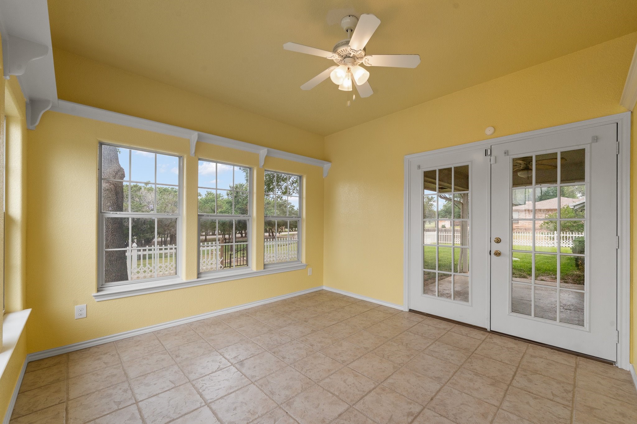 639 S Rough Creek Court Granbury TX 76048