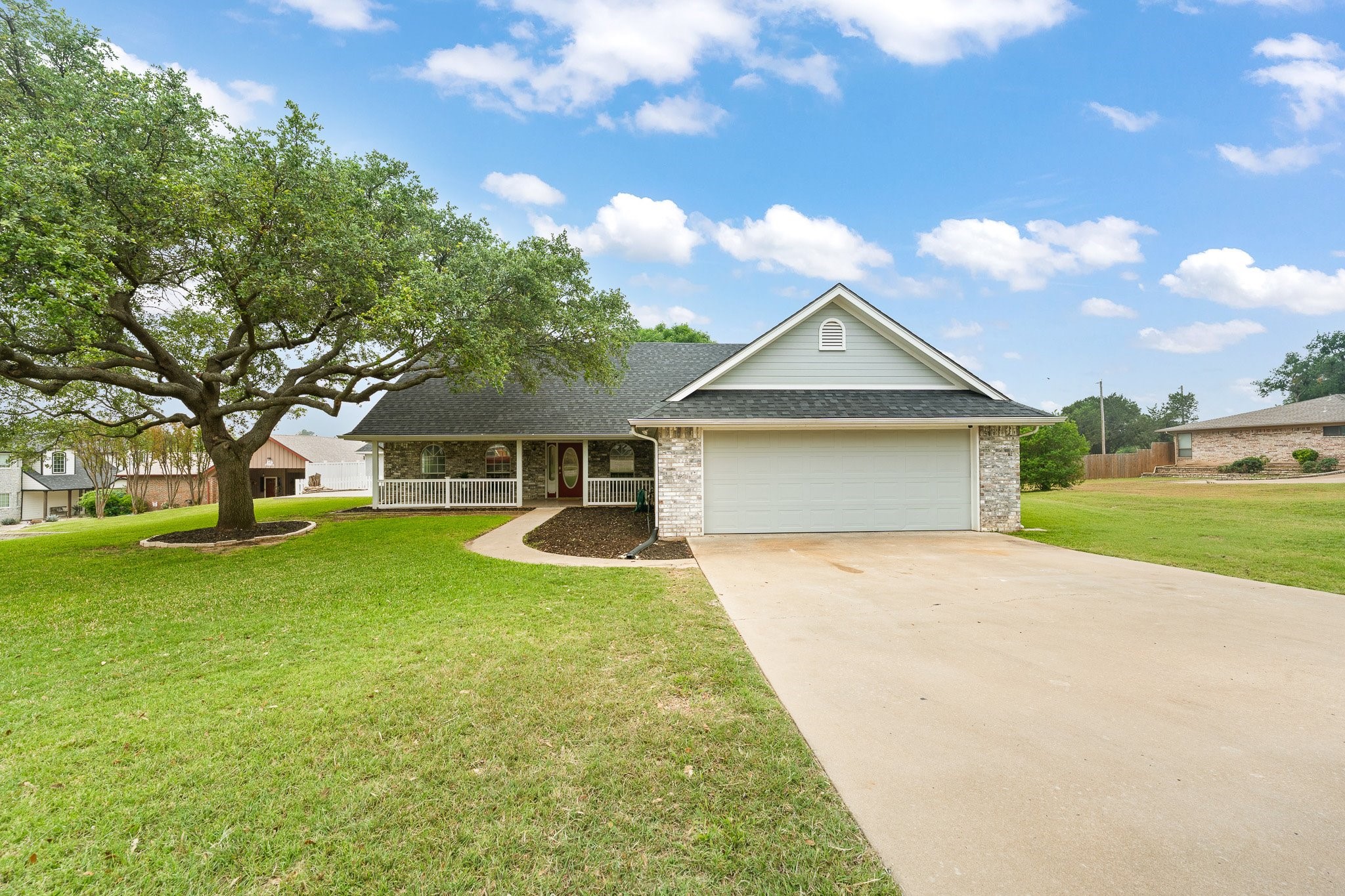 639 S Rough Creek Court Granbury TX 76048