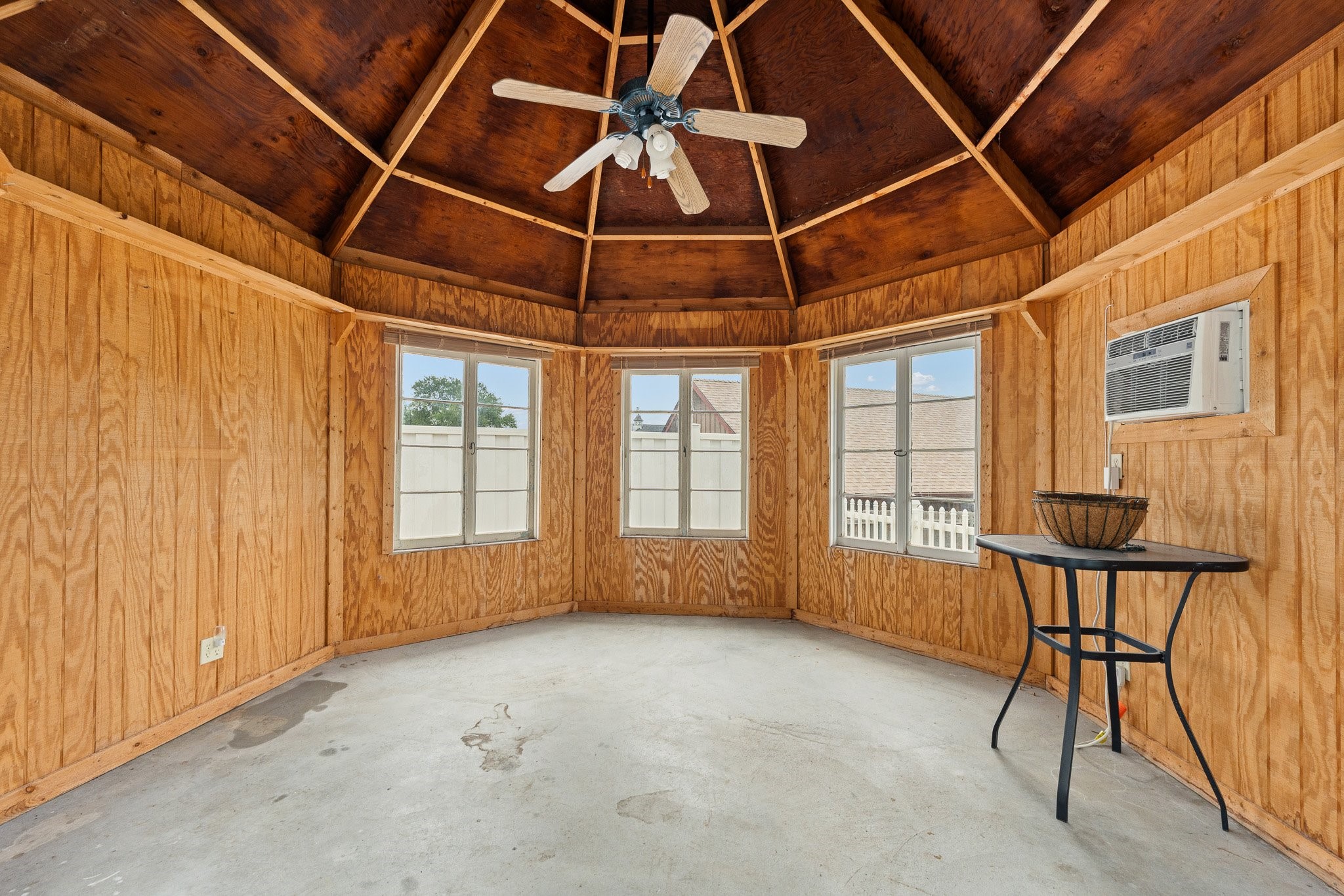 639 S Rough Creek Court Granbury TX 76048