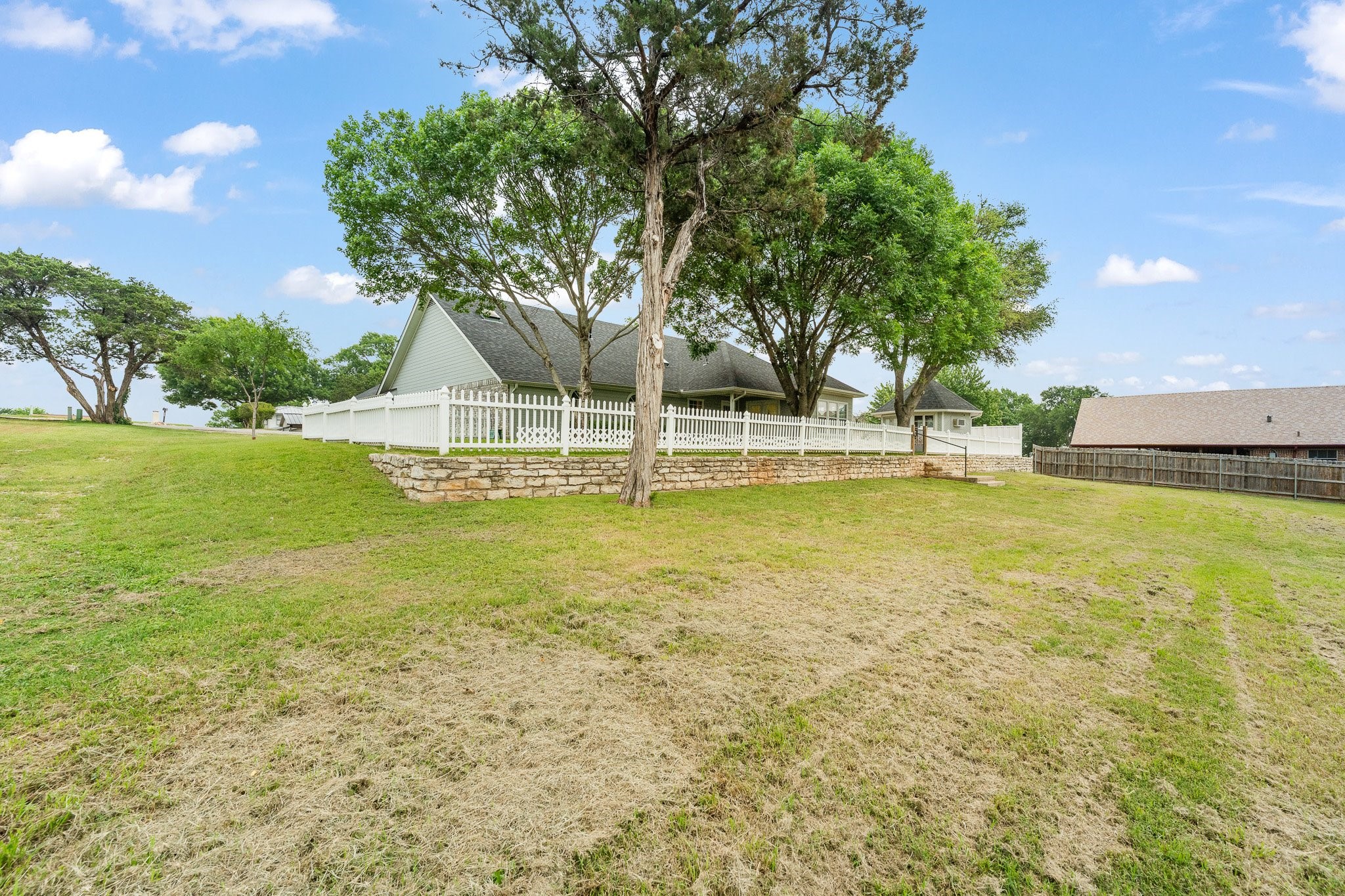 639 S Rough Creek Court Granbury TX 76048