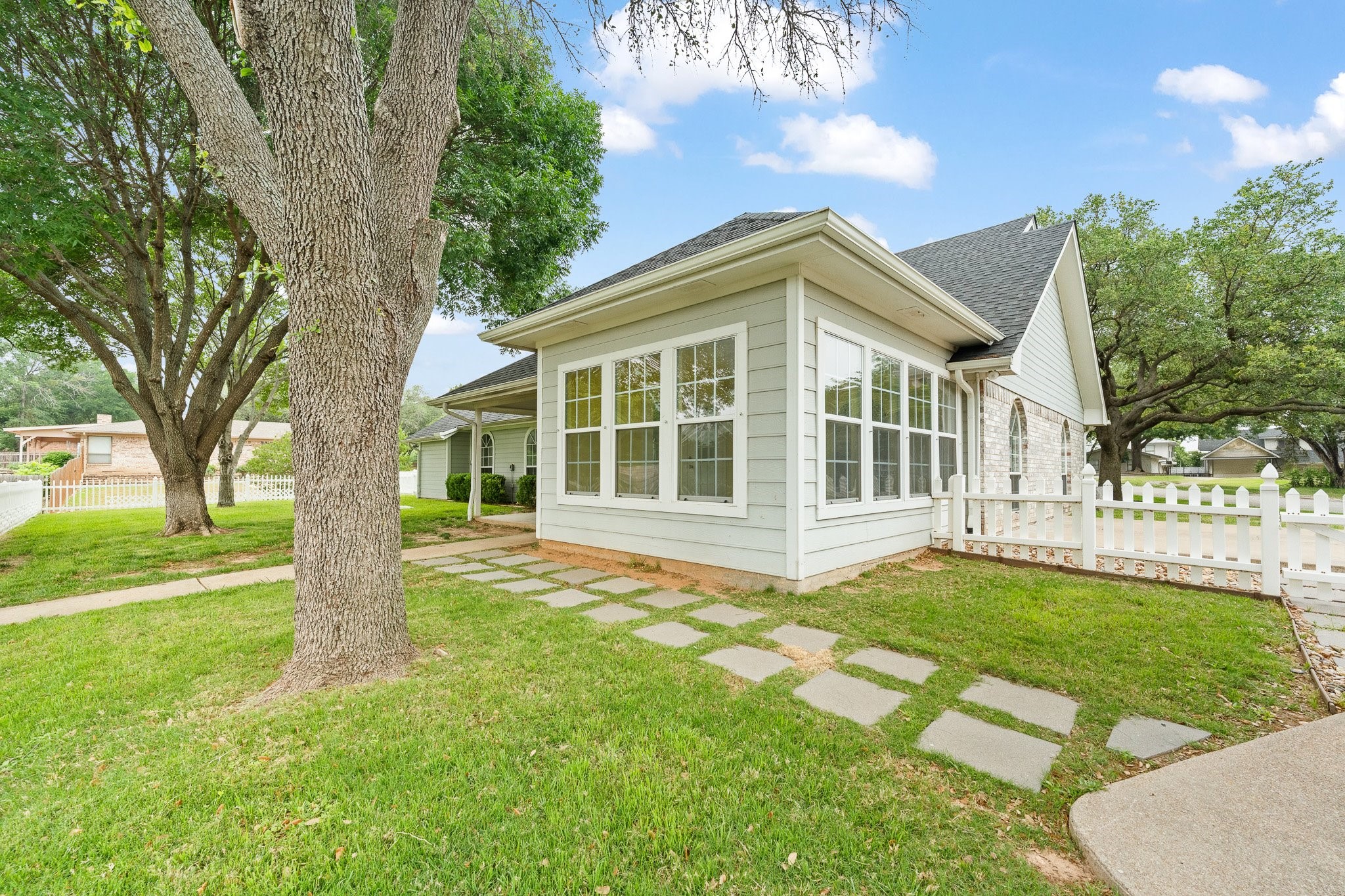 639 S Rough Creek Court Granbury TX 76048