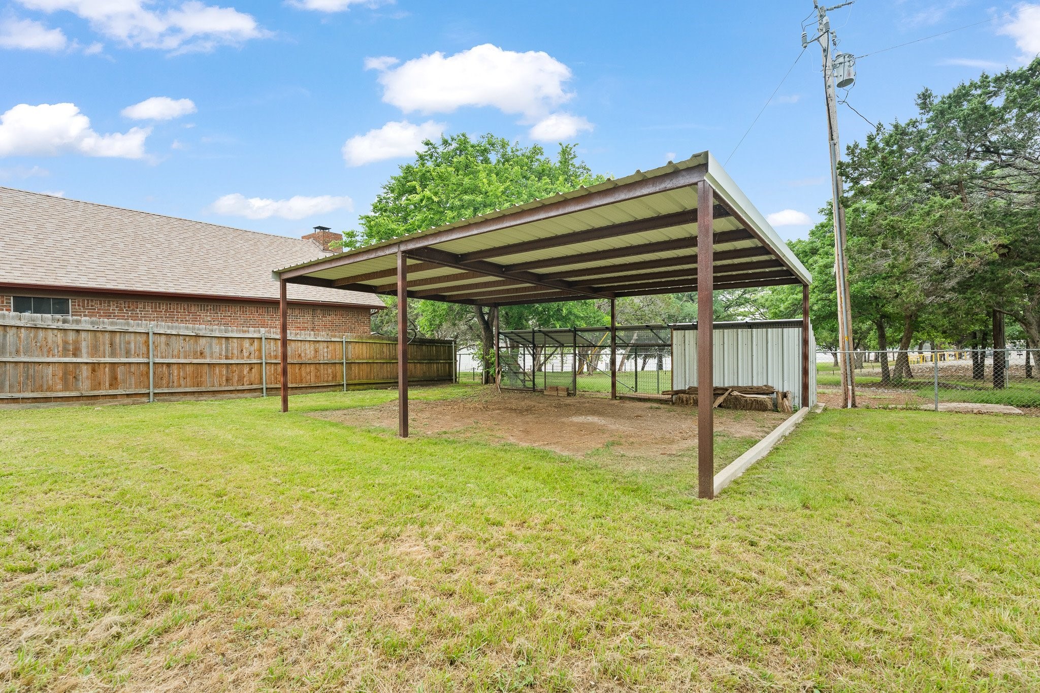 639 S Rough Creek Court Granbury TX 76048