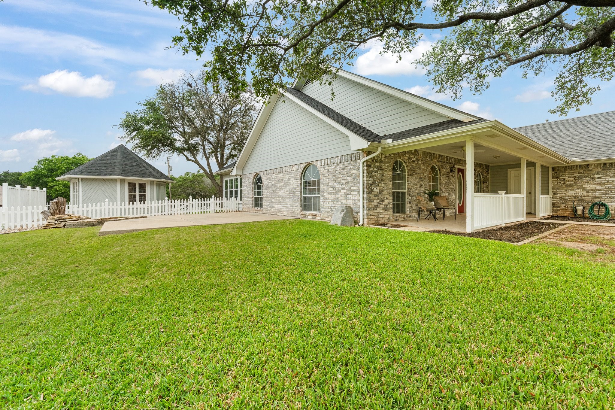 639 S Rough Creek Court Granbury TX 76048