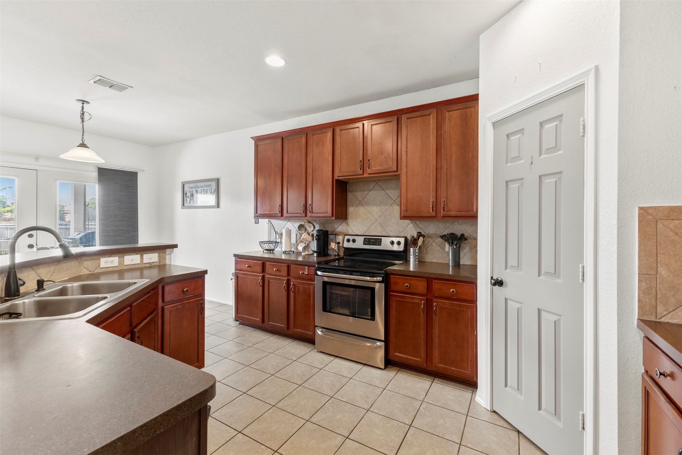 1362 Vermont Avenue Lancaster TX 75134