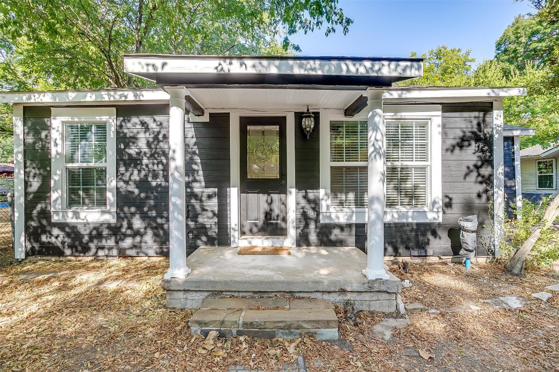 405 N Baker Street Granbury TX 76048