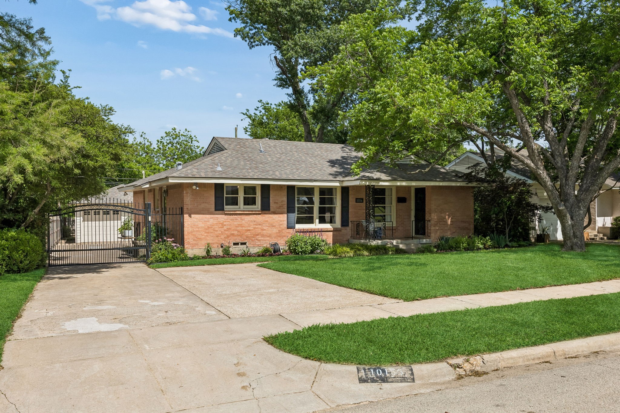 10156 Baronne Circle Dallas TX 75218