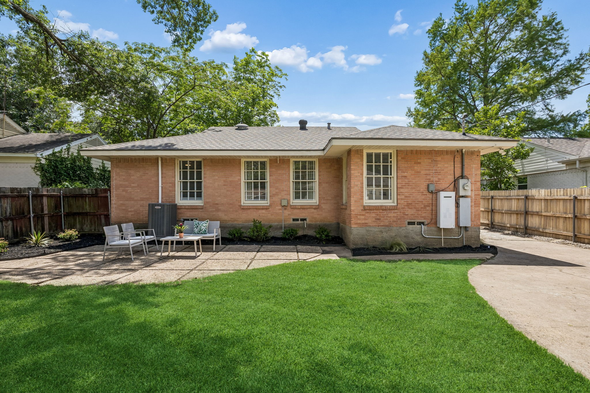 10156 Baronne Circle Dallas TX 75218