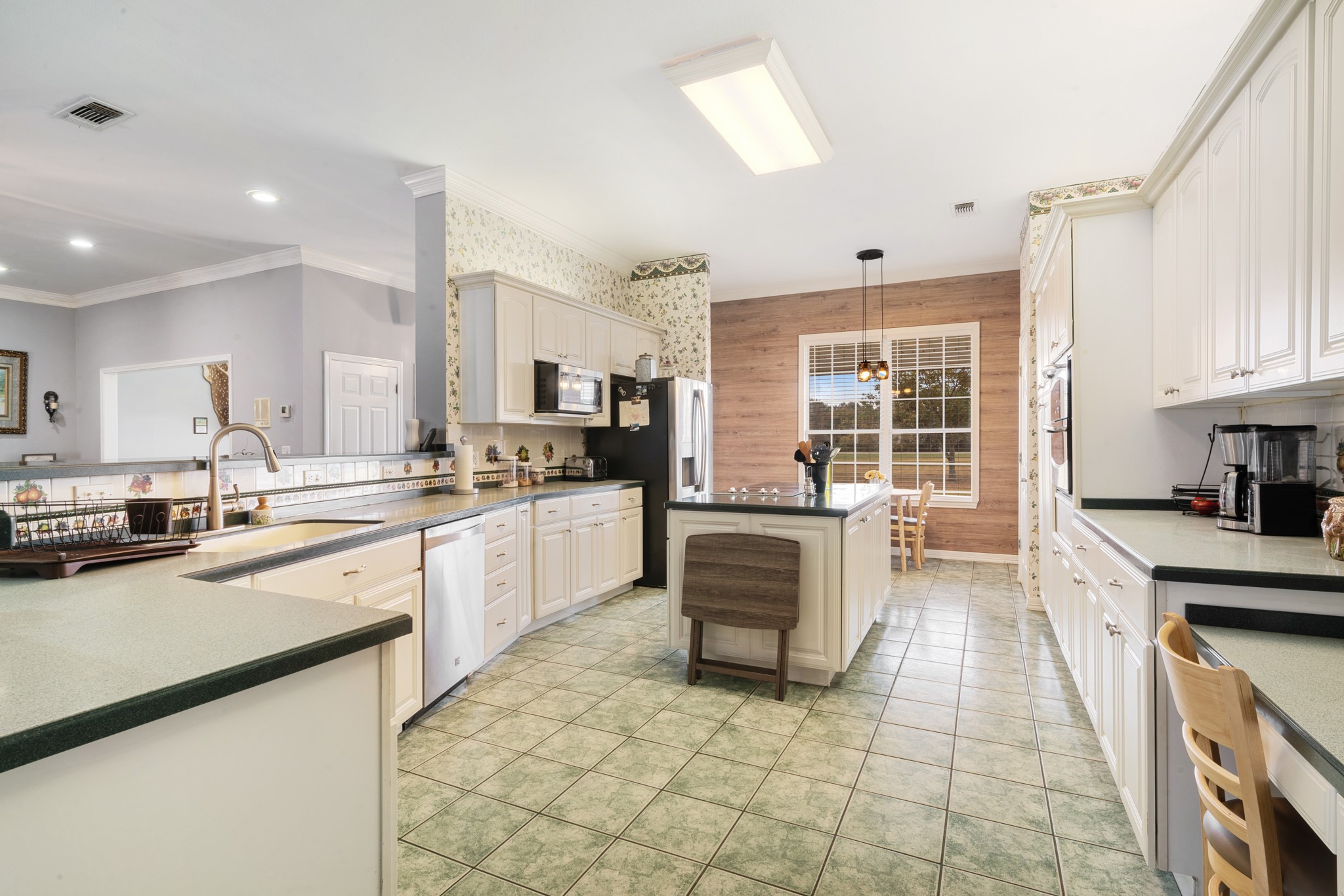1005 E Highway 82 Blossom TX 75416