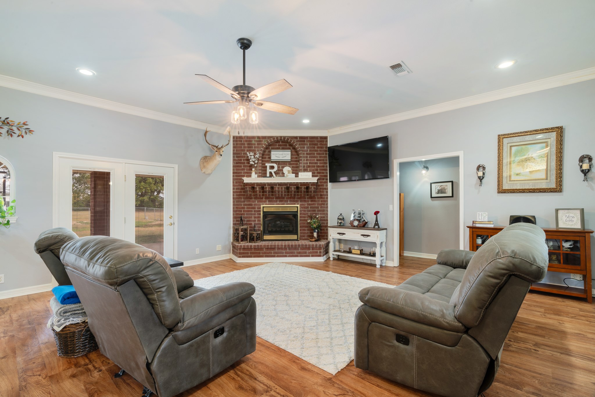 1005 E Highway 82 Blossom TX 75416