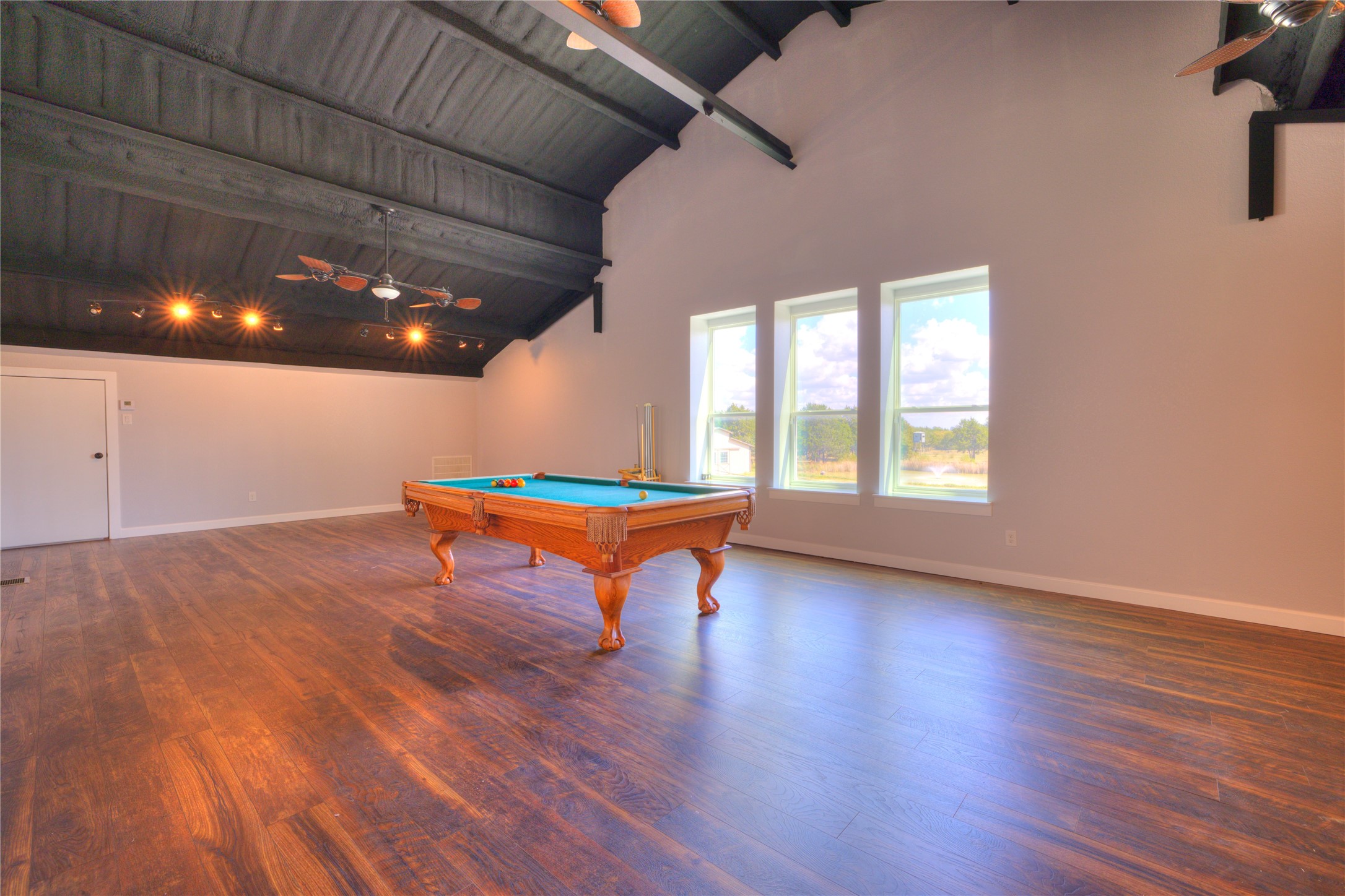1639 Bloomfield Road Valley View TX 76272