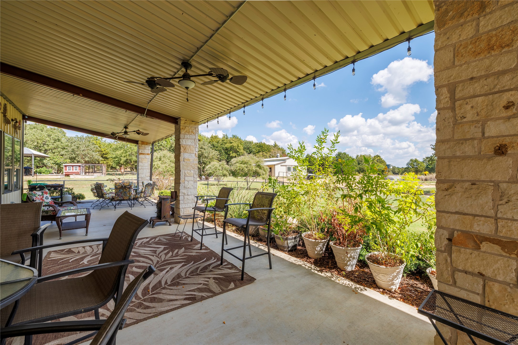 1639 Bloomfield Road Valley View TX 76272