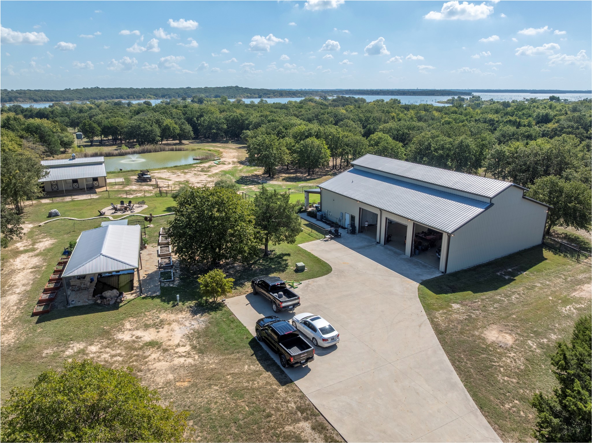 1639 Bloomfield Road Valley View TX 76272