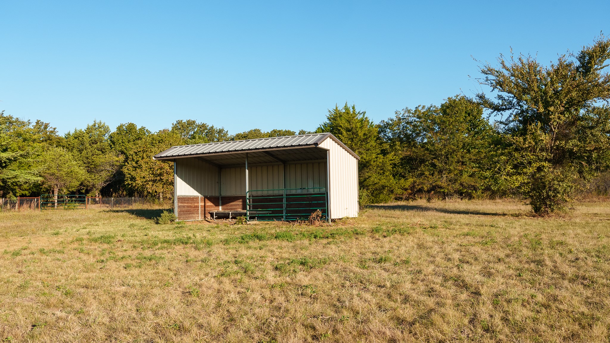 1639 Bloomfield Road Valley View TX 76272