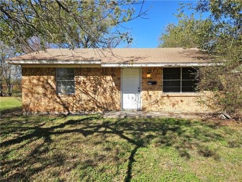 209 S Rusk Street Groesbeck TX 76642